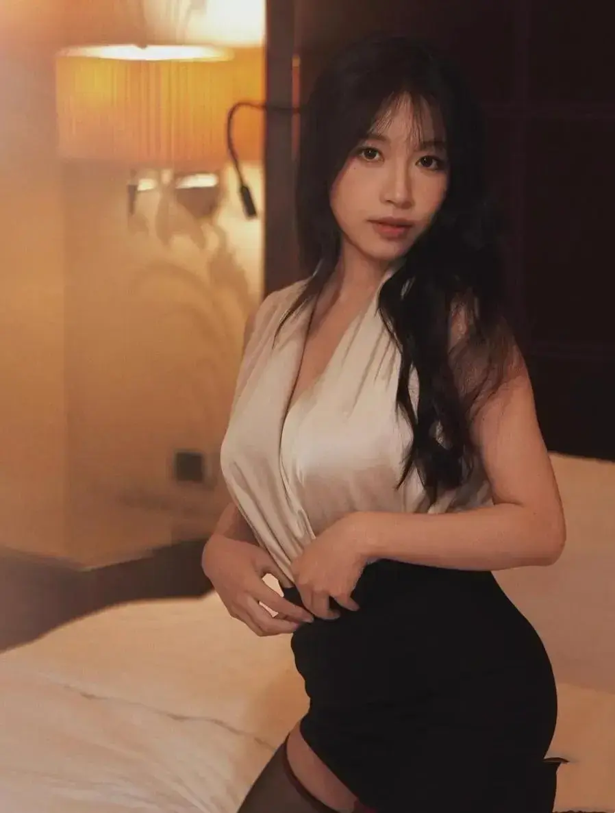 《小凤新婚》苏畅艾熙双人演绎-全集完整版在线免费放送-高清直链秒播放无删减-小凤新婚无套路观看